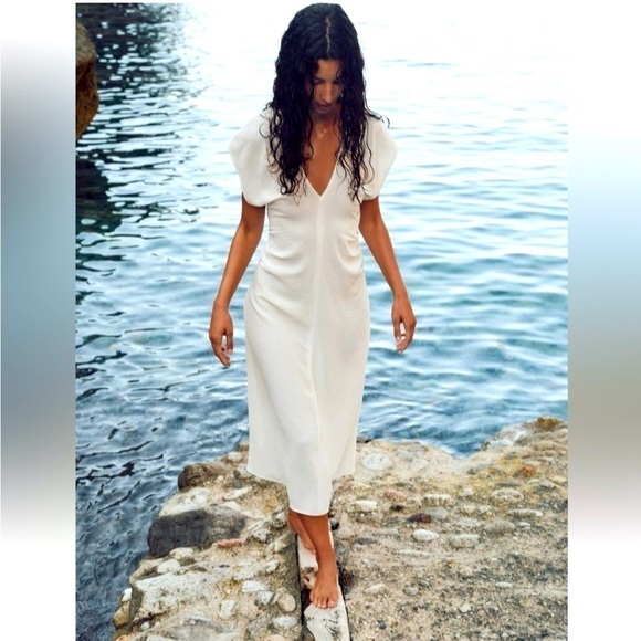 New ZARA Flowy Gathered Sleeveless V-neck Midi Dress - Picture 1 of 4